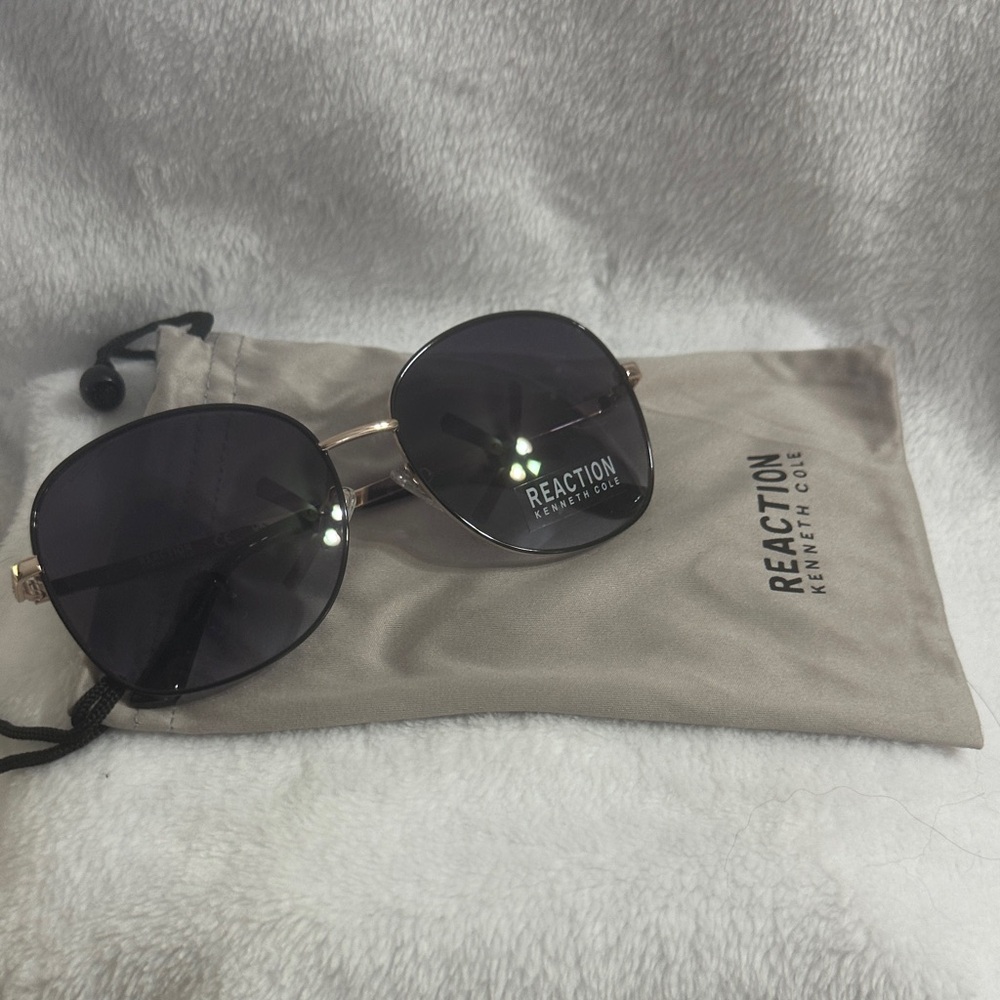 Kenneth Cole Reaction Gold and Black Sunglasses